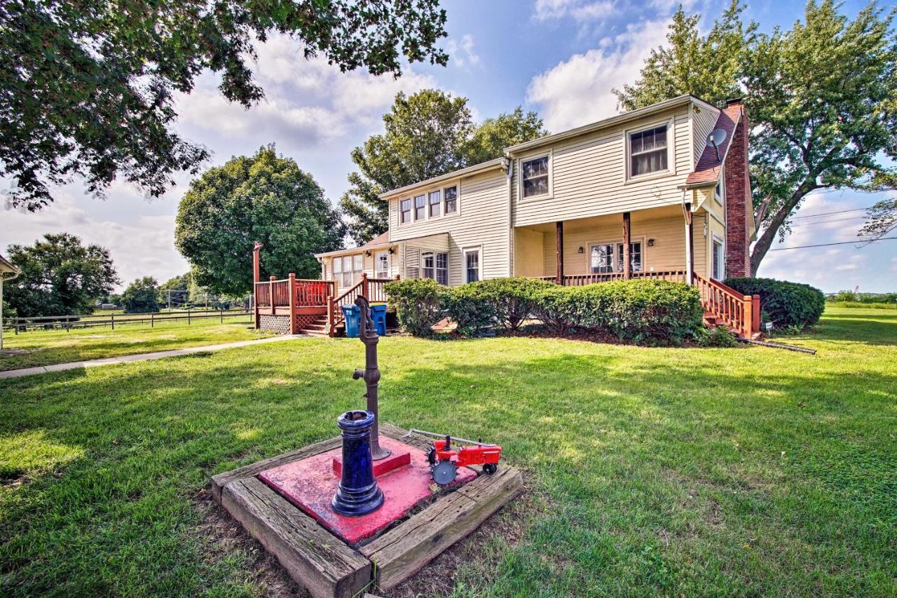 Remodeled Historic Farmhouse About 20 Mi To Kc! Villa Liberty Exterior photo