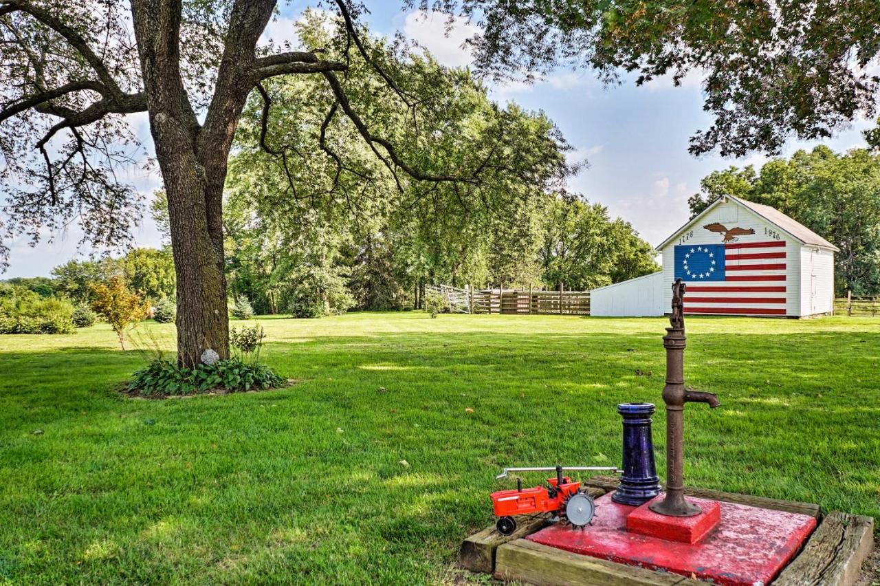 Remodeled Historic Farmhouse About 20 Mi To Kc! Villa Liberty Exterior photo