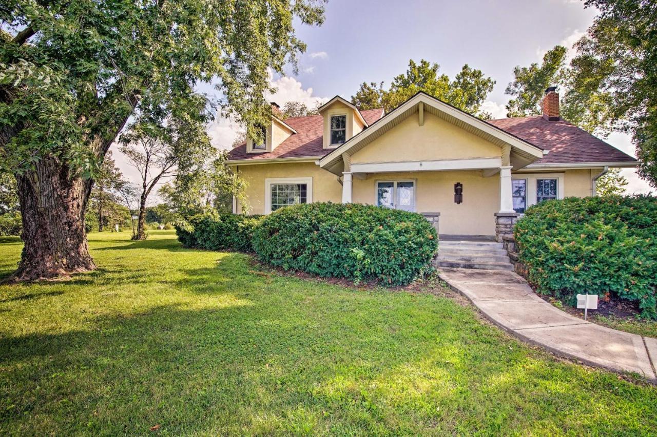 Remodeled Historic Farmhouse About 20 Mi To Kc! Villa Liberty Exterior photo